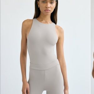 NWT Aritzia Babaton 90’s Contour Bodysuit